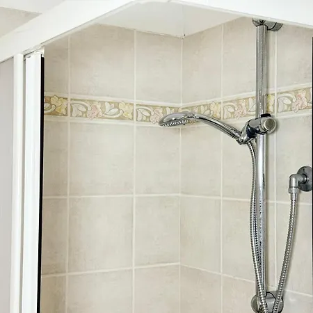 M456 - Marcelli, Comodo Trilocale In Con Piscina 马瑟利